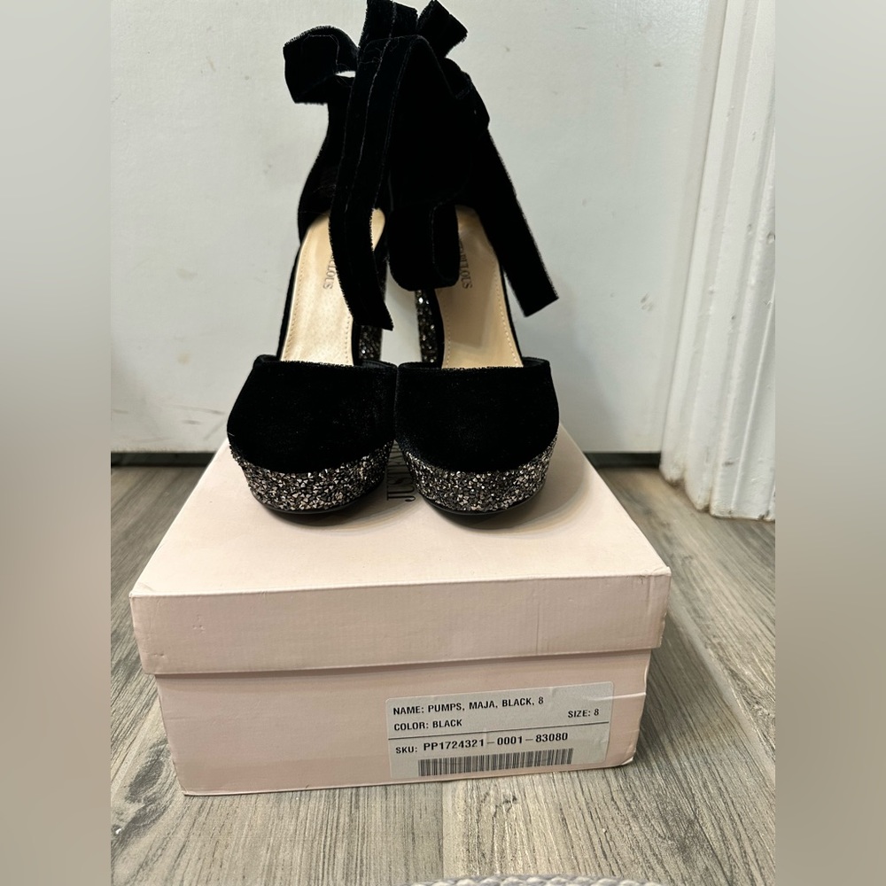 Just Fab tie up heels
